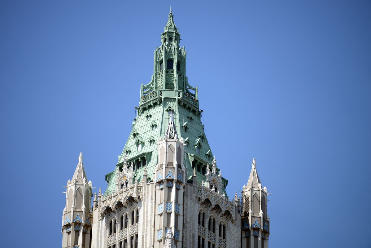 11-3 Woolworth Building Elaborate Gothic Top And Spire Close Up In New York Financial District